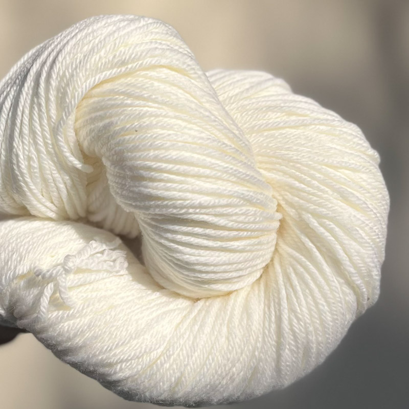 Malabrigo_Rios_White